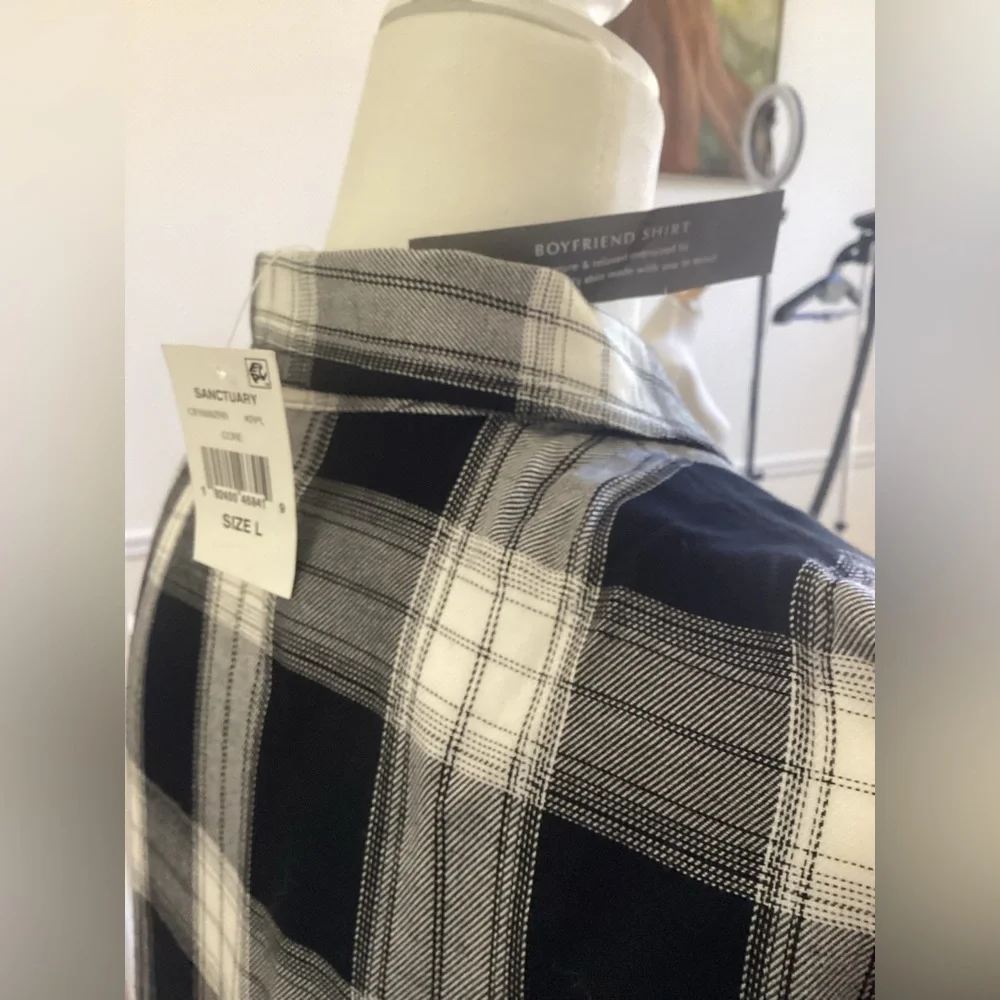 Sanctuary Button-Down Blouse Size Large. NWT-New with Taga - Picture 4 of 8